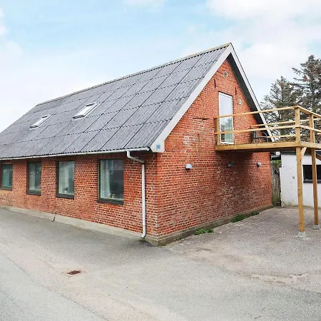 10 Person In * Karby